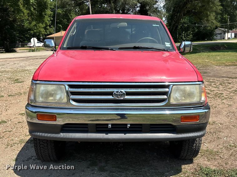 image for item EJ7802 1998 Toyota T100 Ext. Cab pickup truck