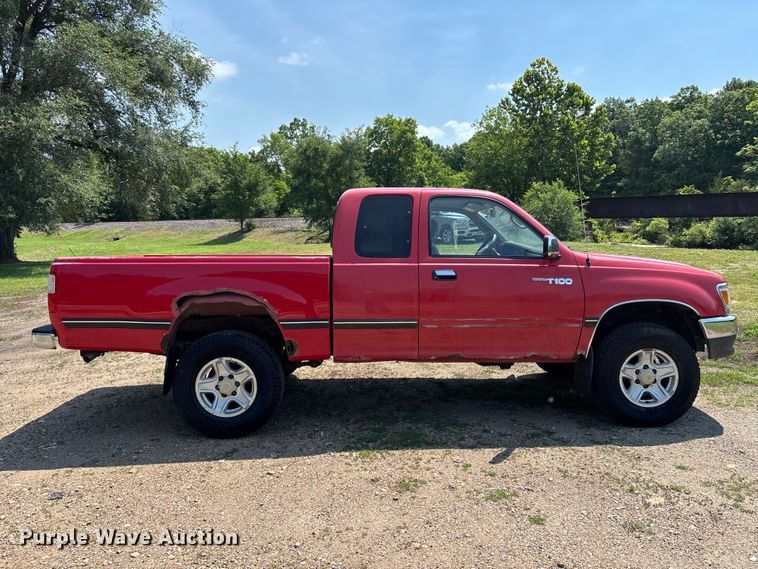 image for item EJ7802 1998 Toyota T100 Ext. Cab pickup truck