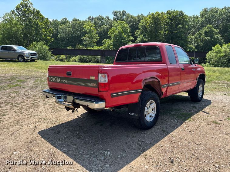 image for item EJ7802 1998 Toyota T100 Ext. Cab pickup truck