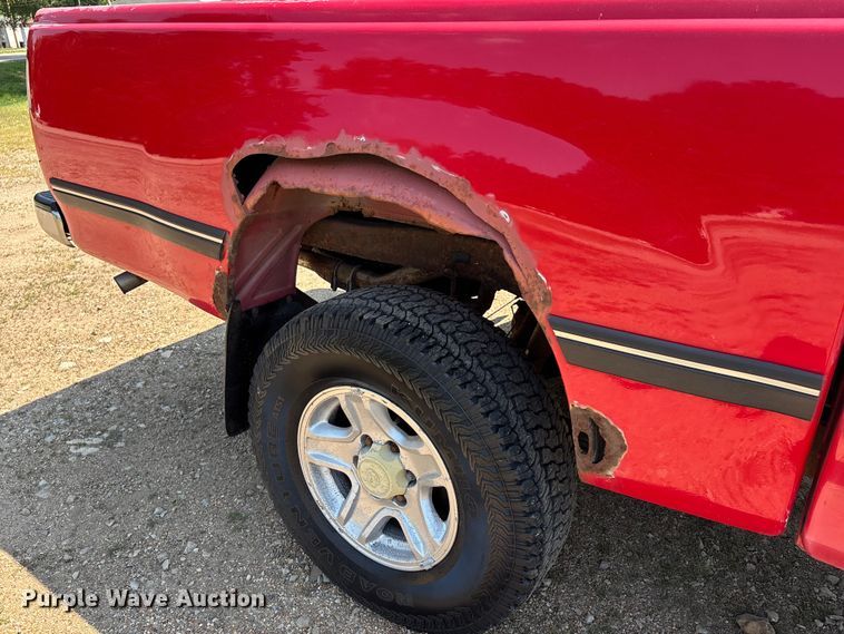image for item EJ7802 1998 Toyota T100 Ext. Cab pickup truck