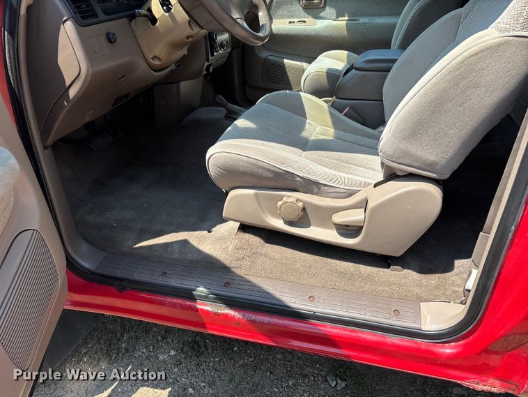 image for item EJ7802 1998 Toyota T100 Ext. Cab pickup truck