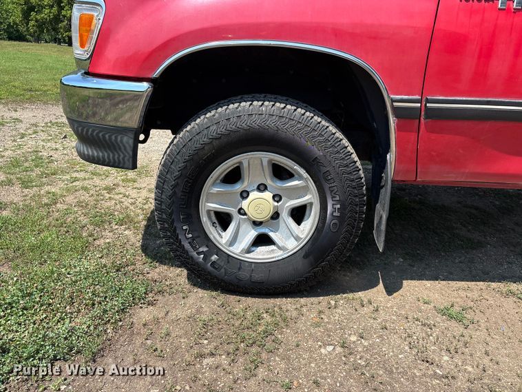 image for item EJ7802 1998 Toyota T100 Ext. Cab pickup truck
