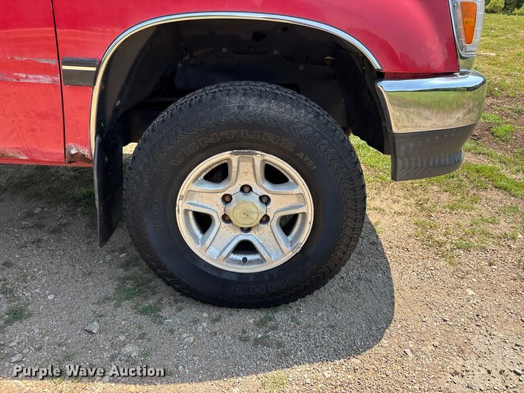 image for item EJ7802 1998 Toyota T100 Ext. Cab pickup truck