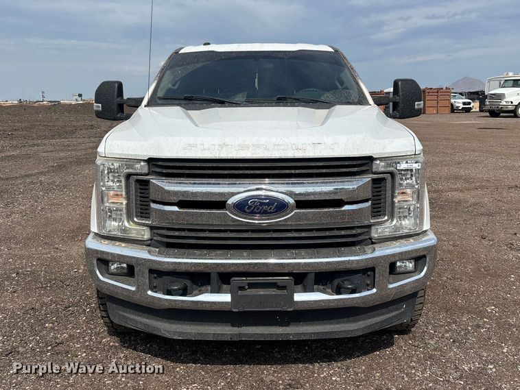image for item EL2602 2019 Ford F250 Super Duty Crew Cab pickup truck
