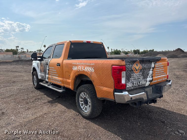 image for item EL2602 2019 Ford F250 Super Duty Crew Cab pickup truck