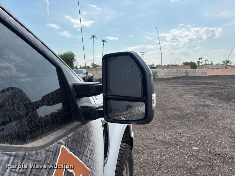 image for item EL2602 2019 Ford F250 Super Duty Crew Cab pickup truck