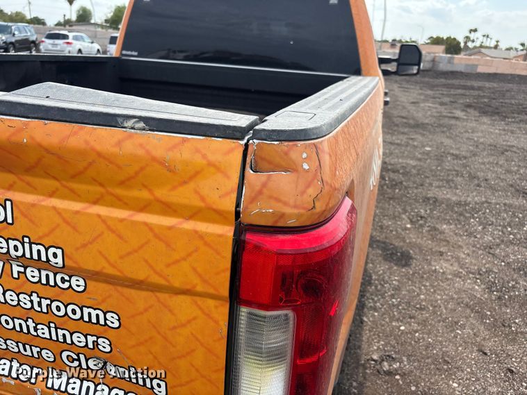 image for item EL2602 2019 Ford F250 Super Duty Crew Cab pickup truck