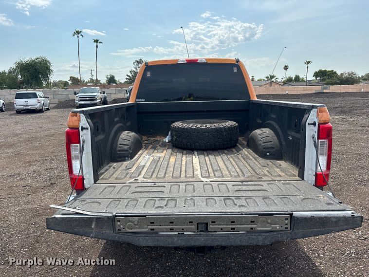 image for item EL2602 2019 Ford F250 Super Duty Crew Cab pickup truck
