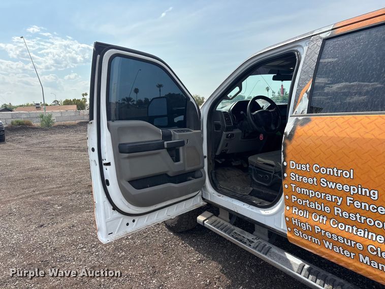 image for item EL2602 2019 Ford F250 Super Duty Crew Cab pickup truck