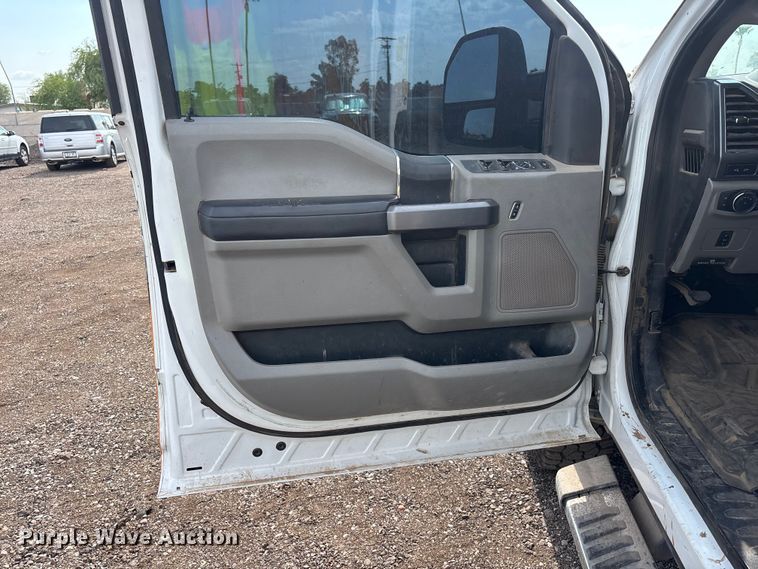 image for item EL2602 2019 Ford F250 Super Duty Crew Cab pickup truck