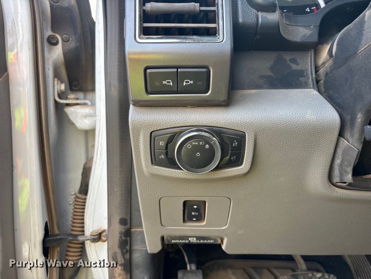 image for item EL2602 2019 Ford F250 Super Duty Crew Cab pickup truck