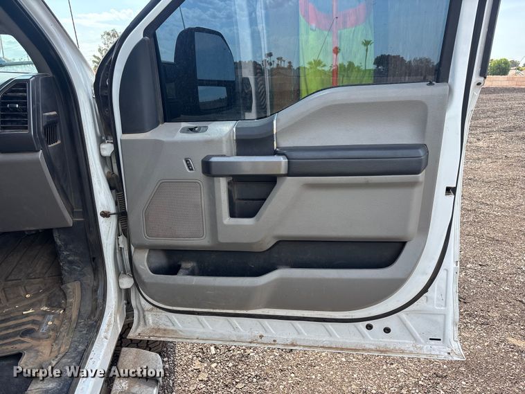 image for item EL2602 2019 Ford F250 Super Duty Crew Cab pickup truck