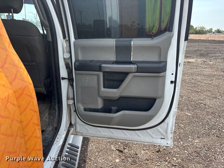 image for item EL2602 2019 Ford F250 Super Duty Crew Cab pickup truck