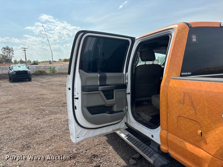 image for item EL2602 2019 Ford F250 Super Duty Crew Cab pickup truck