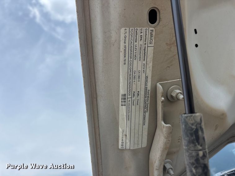 image for item EL2602 2019 Ford F250 Super Duty Crew Cab pickup truck
