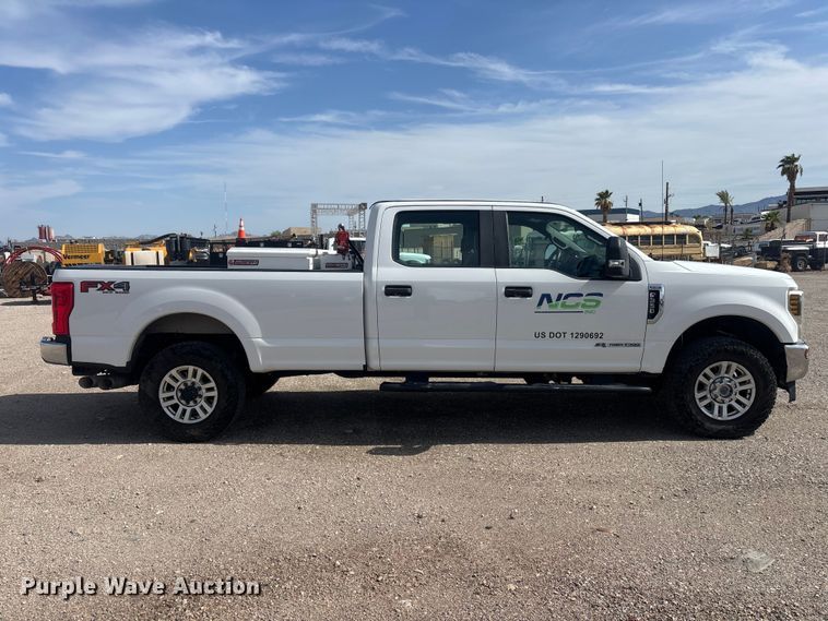image for item EL2603 2019 Ford F350 Super Duty Crew Cab pickup truck
