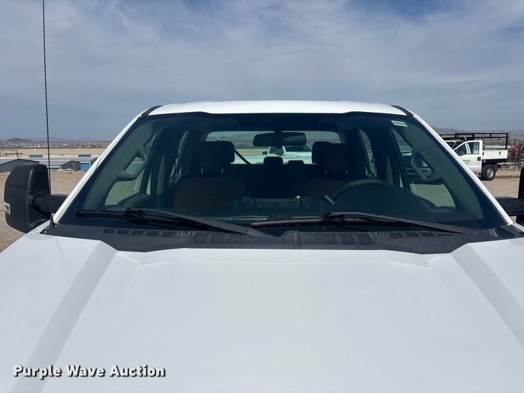 image for item EL2603 2019 Ford F350 Super Duty Crew Cab pickup truck
