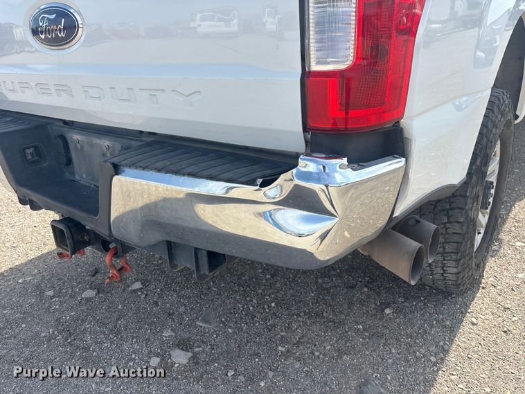 image for item EL2603 2019 Ford F350 Super Duty Crew Cab pickup truck