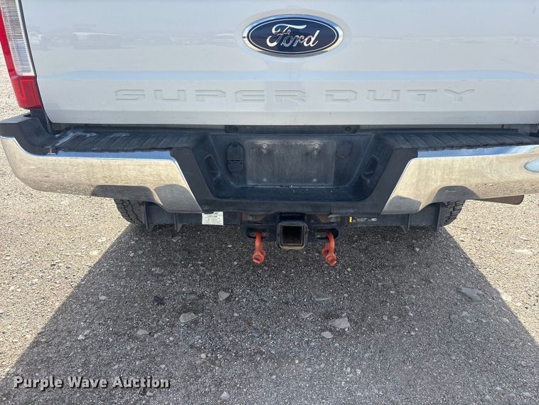 image for item EL2603 2019 Ford F350 Super Duty Crew Cab pickup truck