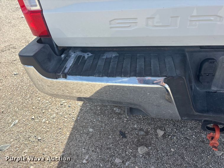 image for item EL2603 2019 Ford F350 Super Duty Crew Cab pickup truck