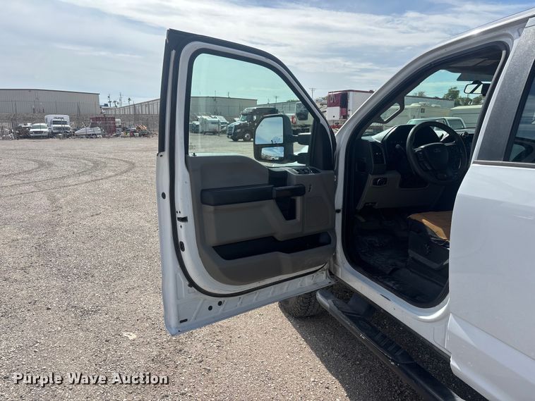 image for item EL2603 2019 Ford F350 Super Duty Crew Cab pickup truck