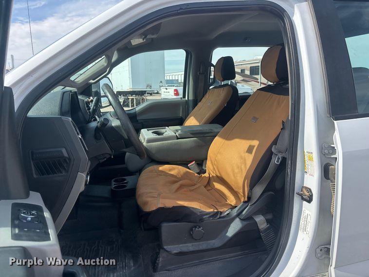 image for item EL2603 2019 Ford F350 Super Duty Crew Cab pickup truck