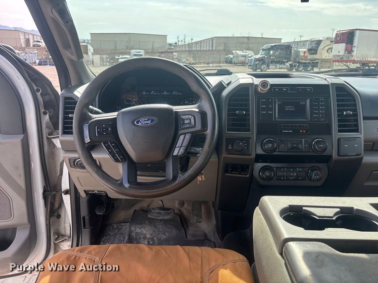 image for item EL2603 2019 Ford F350 Super Duty Crew Cab pickup truck