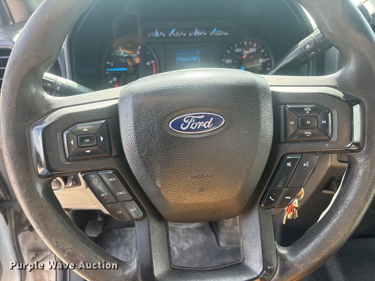 image for item EL2603 2019 Ford F350 Super Duty Crew Cab pickup truck