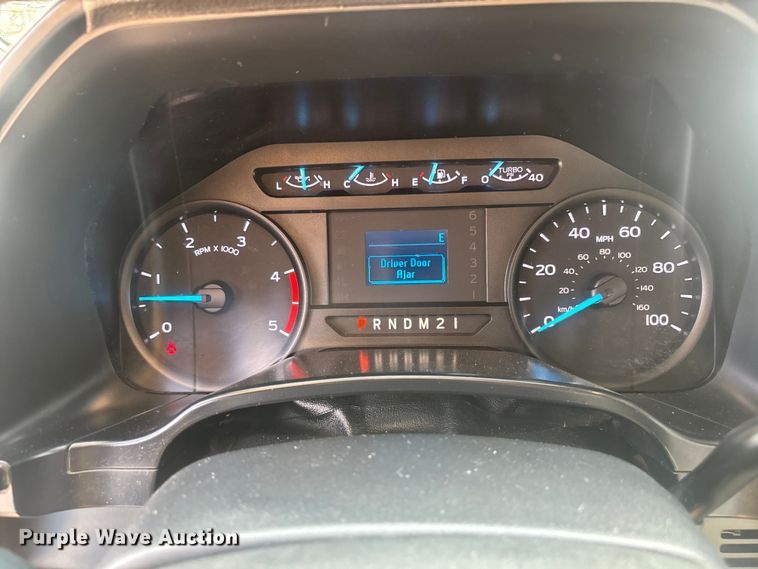 image for item EL2603 2019 Ford F350 Super Duty Crew Cab pickup truck