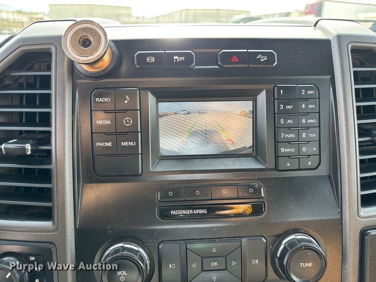 image for item EL2603 2019 Ford F350 Super Duty Crew Cab pickup truck