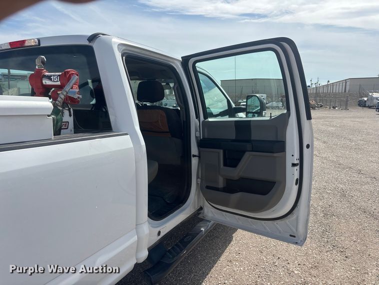 image for item EL2603 2019 Ford F350 Super Duty Crew Cab pickup truck