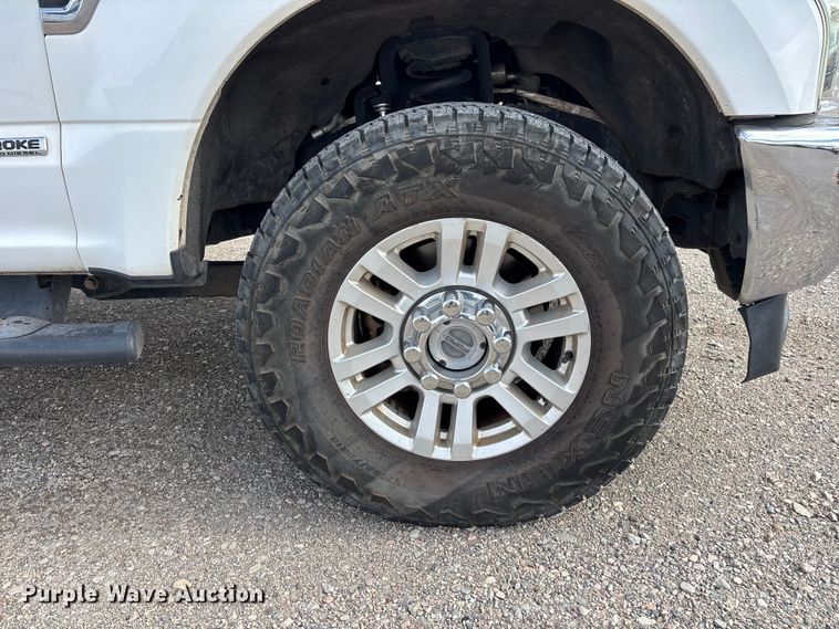 image for item EL2603 2019 Ford F350 Super Duty Crew Cab pickup truck