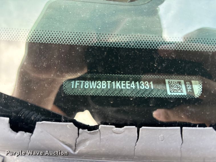 image for item EL2603 2019 Ford F350 Super Duty Crew Cab pickup truck