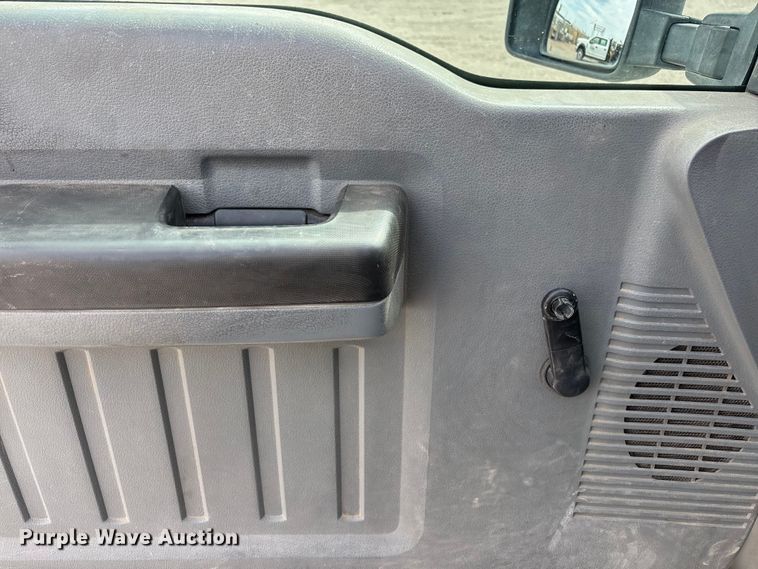 image for item EL2604 2012 Ford F250 Super Duty flatbed pickup truck