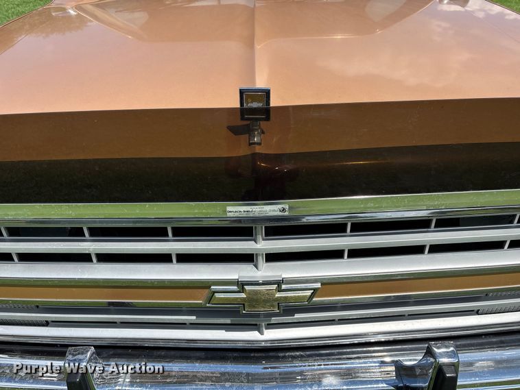 image for item EO4404 1986 Chevrolet Silverado K10 pickup truck