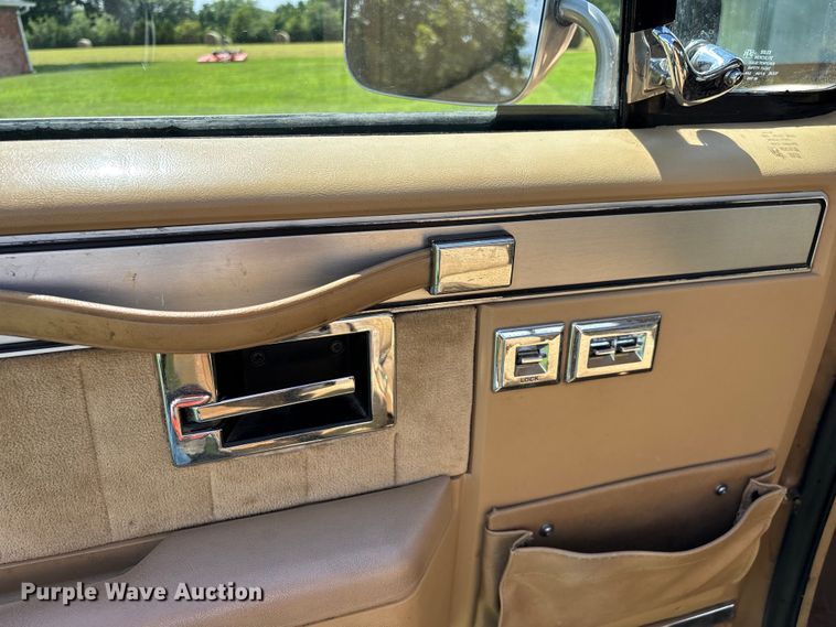 image for item EO4404 1986 Chevrolet Silverado K10 pickup truck