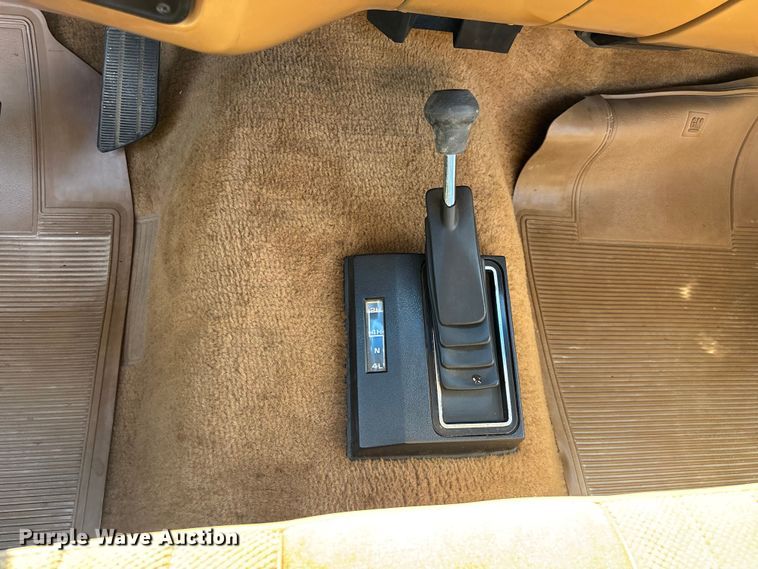 image for item EO4404 1986 Chevrolet Silverado K10 pickup truck