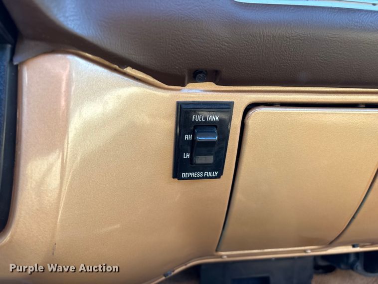 image for item EO4404 1986 Chevrolet Silverado K10 pickup truck