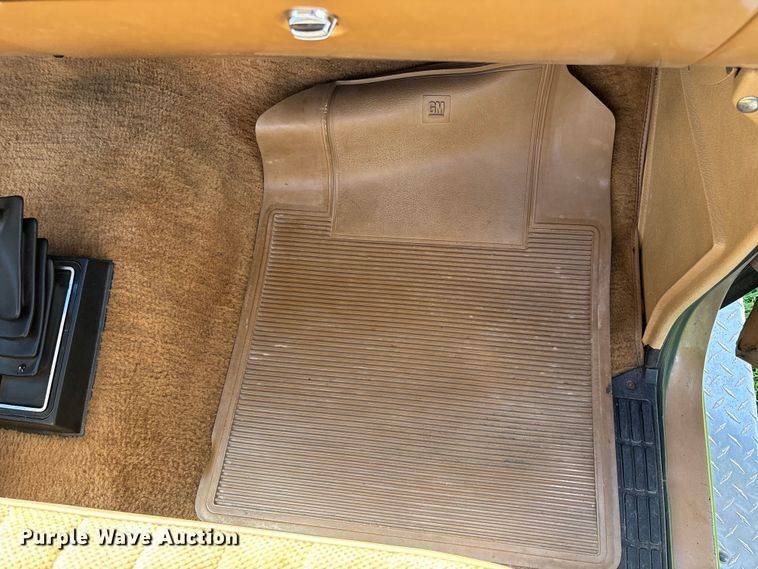 image for item EO4404 1986 Chevrolet Silverado K10 pickup truck