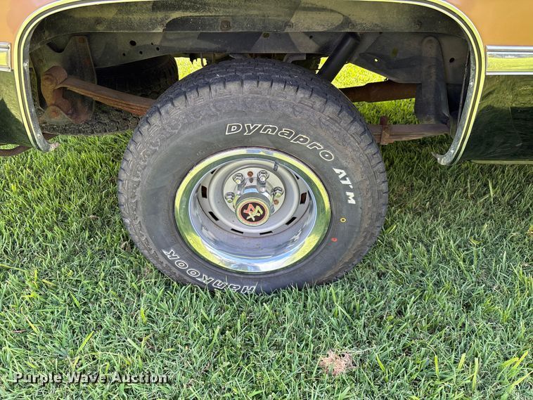 image for item EO4404 1986 Chevrolet Silverado K10 pickup truck