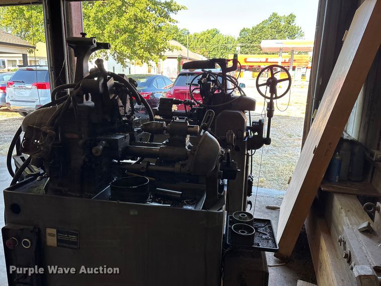 image for item EO4462 (2) Traub bolt machines