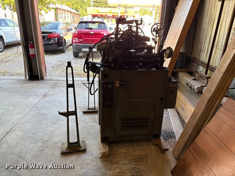 image for item EO4462 (2) Traub bolt machines