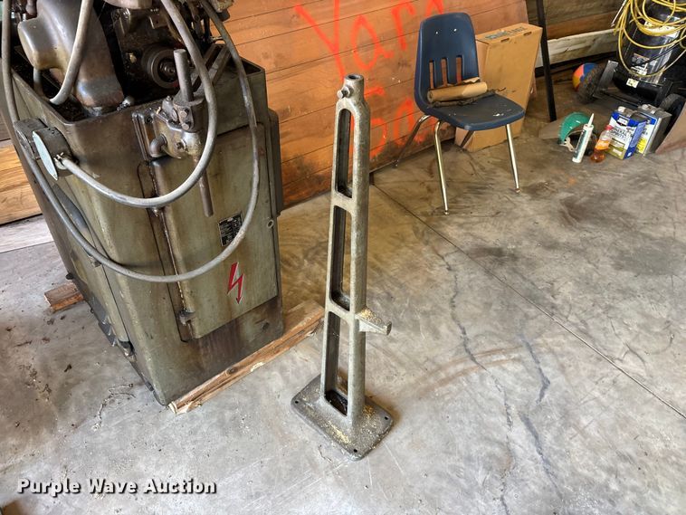 image for item EO4462 (2) Traub bolt machines