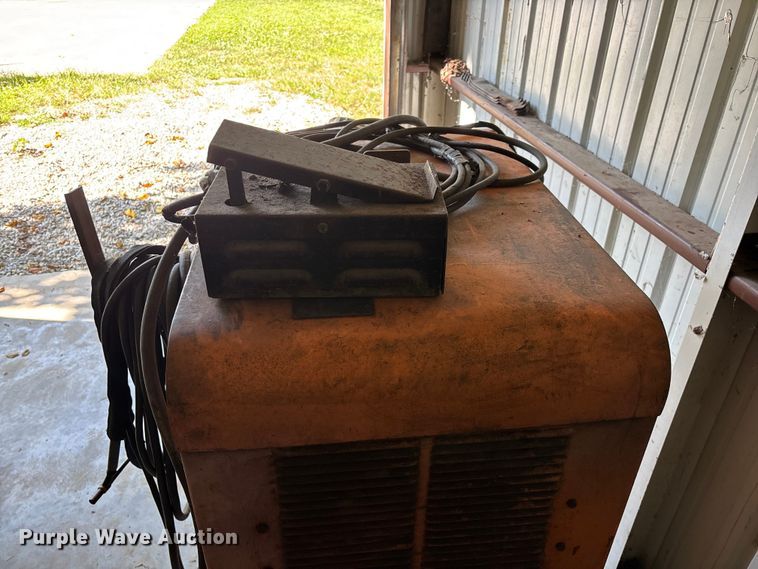 image for item EO4465 Airco 3A/DDR-224HPA/B-D welder