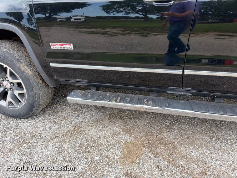 image for item EO8682 2014 GMC Sierra 1500 SLT Crew Cab pickup truck
