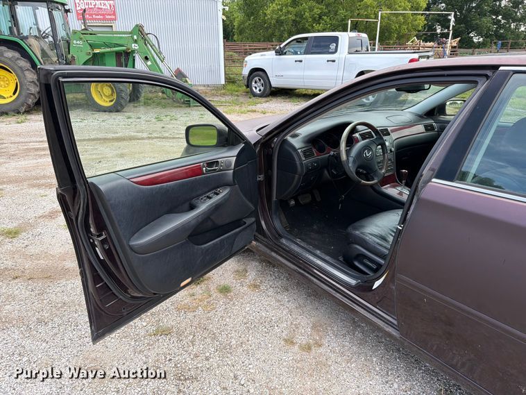 image for item EO8683 2002 Lexus 300ES 