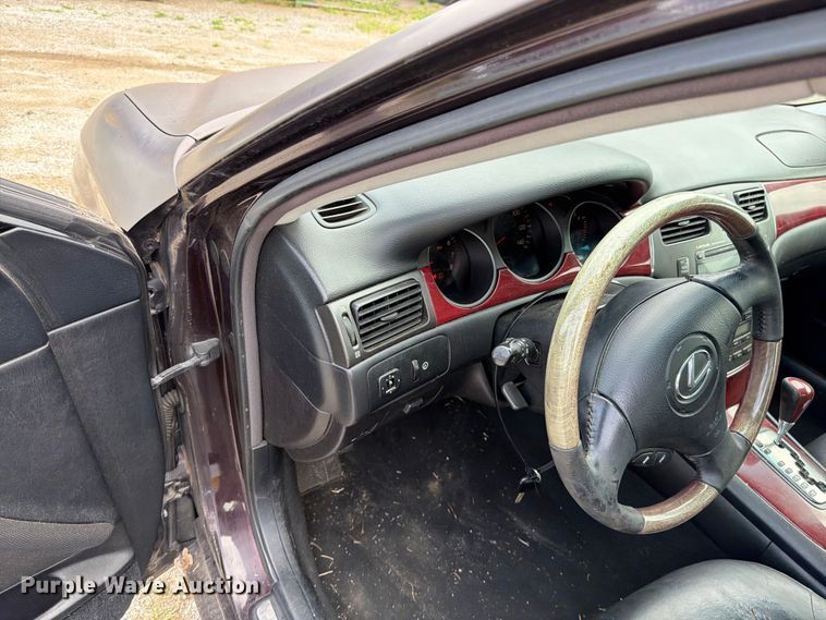 image for item EO8683 2002 Lexus 300ES 