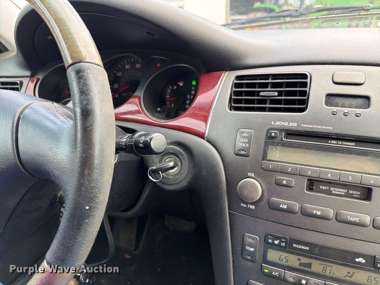 image for item EO8683 2002 Lexus 300ES 