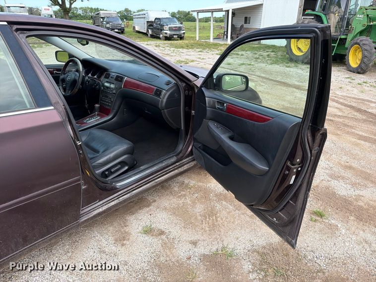 image for item EO8683 2002 Lexus 300ES 