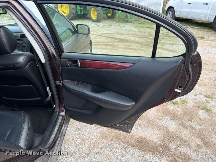image for item EO8683 2002 Lexus 300ES 